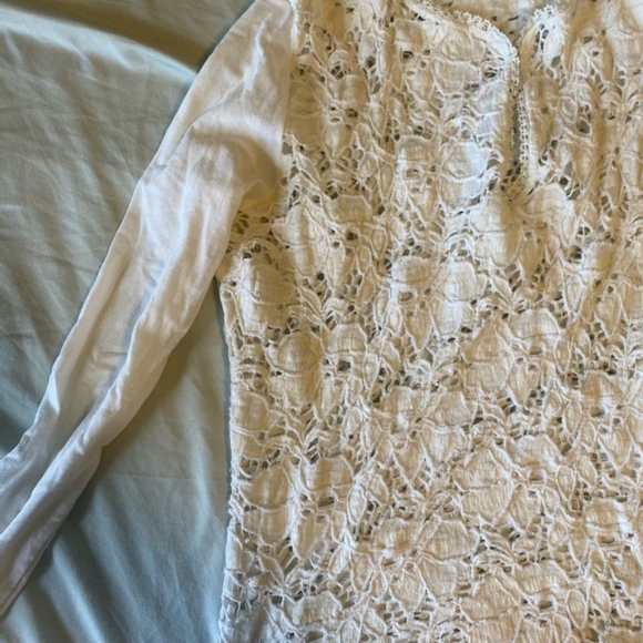 BeBe blouse - Picture 3 of 4